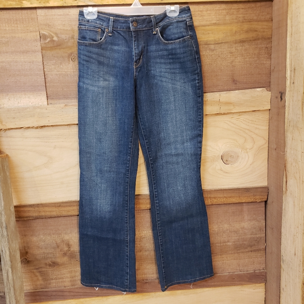 Ladies Like NEW Levis size 10/30